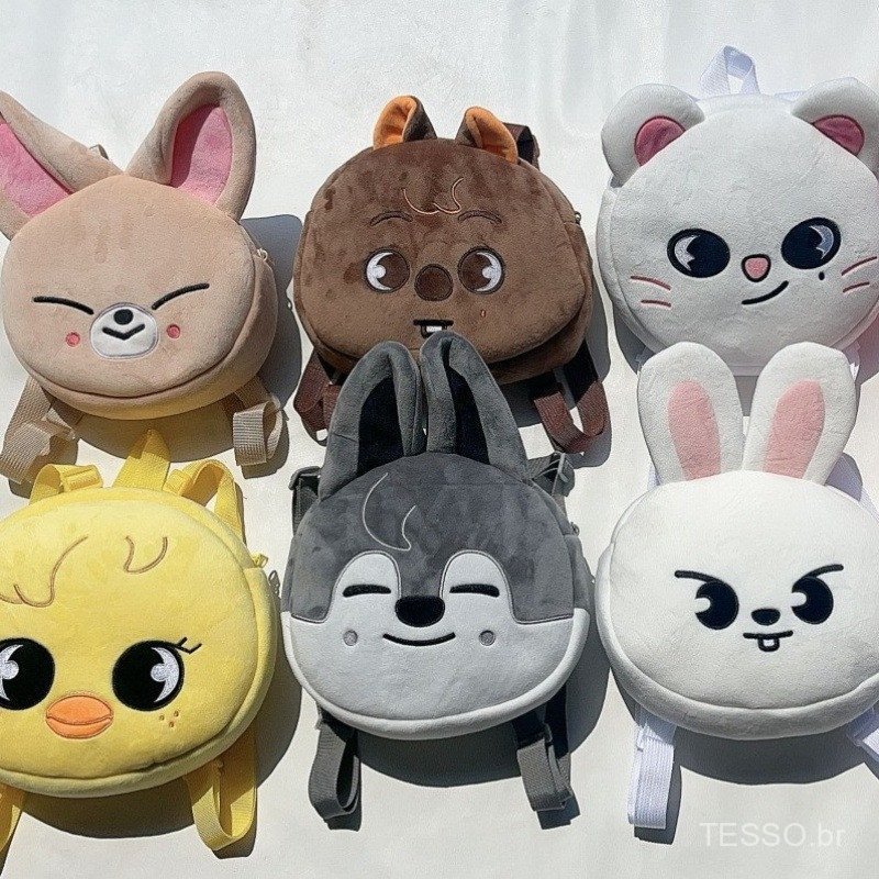 Mini Mochila Feminina de Pelúcia Kpop Estilo SKZOO Leve e Fofa para Escola Presente 2025