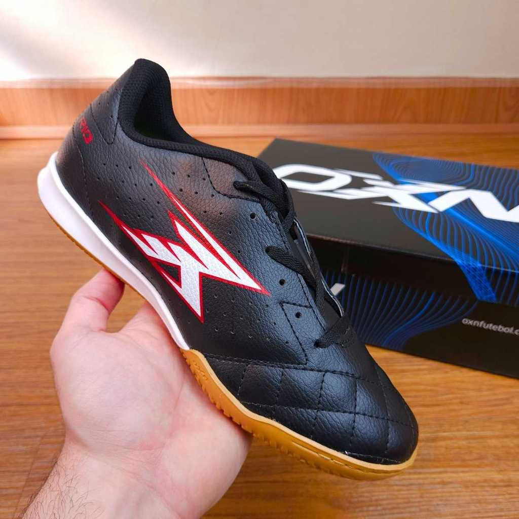 OXN CHUTEIRA INDOOR PARA QUADRA CONFORTAVEL RESISTENTE LEVE REF RIO 3 PRETO