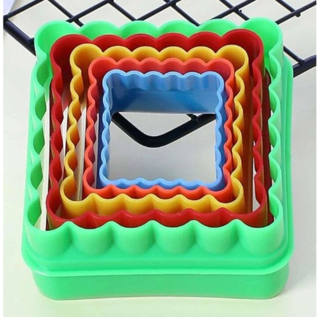 Kit Cortador Molde Quadrado Babado Frisado 5 Peças Biscuit Biscoito Pasta Americana Confeitaria em Oferta na Shopee