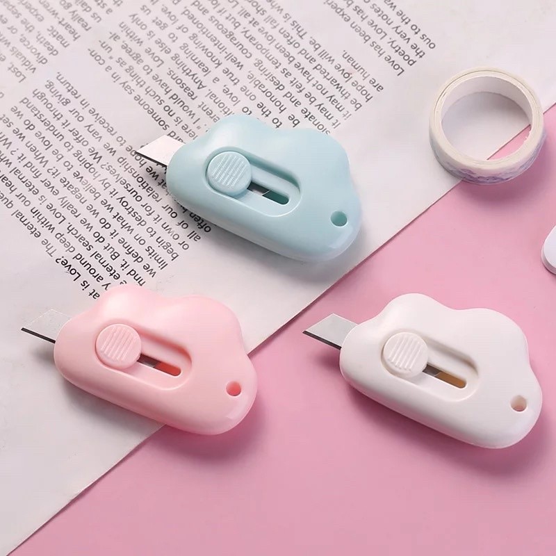 Mini Estilete Nuvem Retrátil | Fofo, Compacto e Resistente