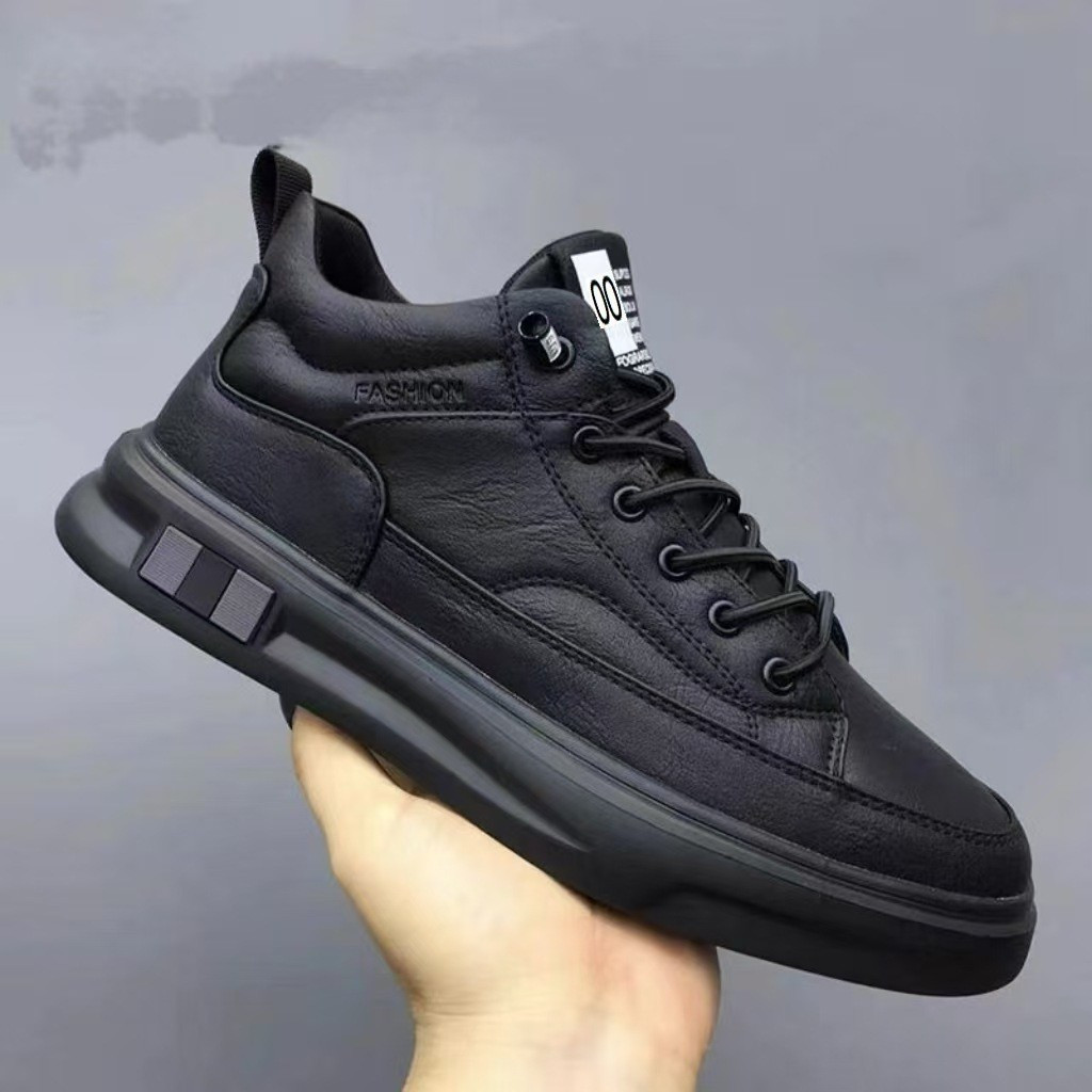 Tênis casuais pretos de cano alto, tênis slip-on para primavera e outono no atacado, sapatos de couro de cano médio.