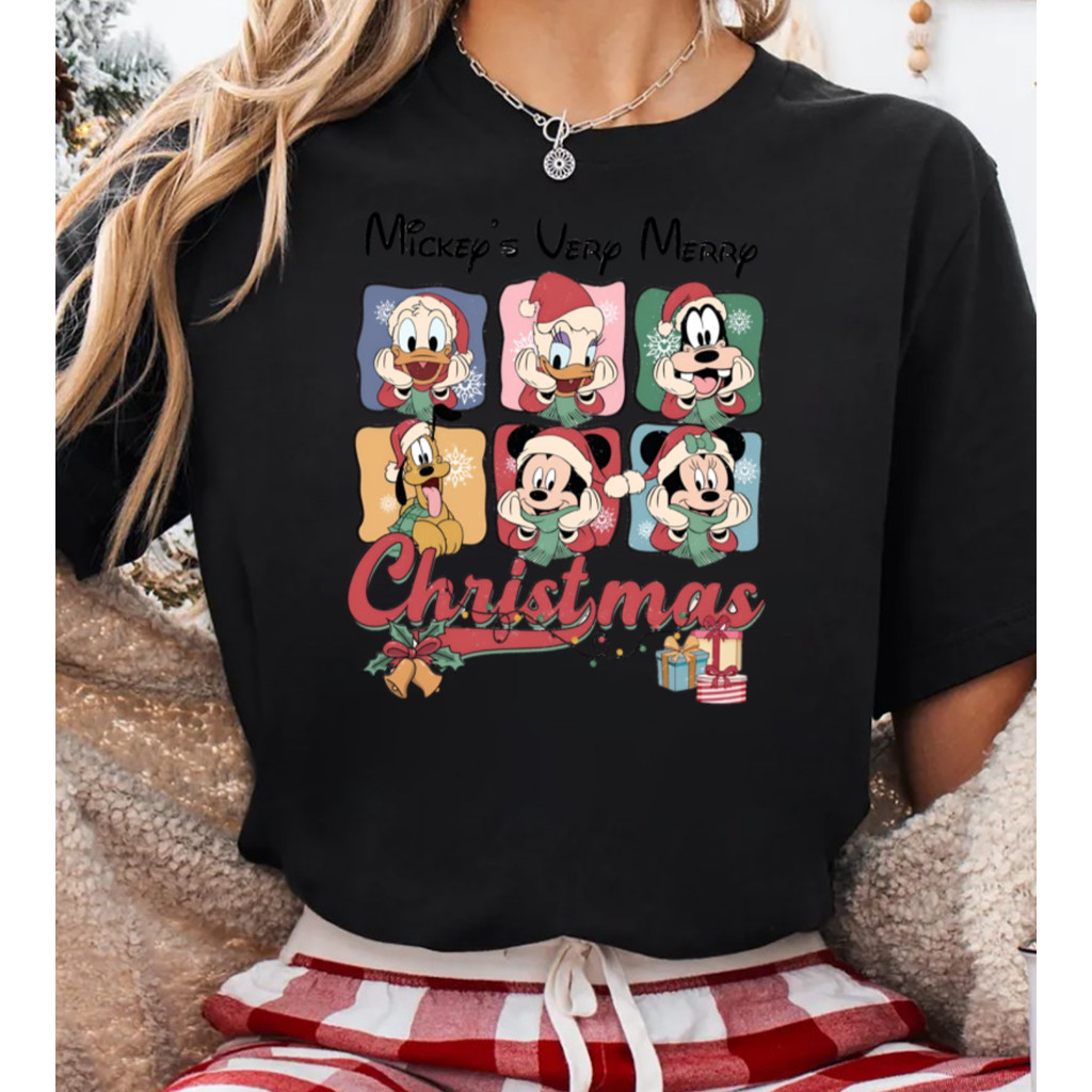 Camiseta Feminina Casual E Confortável, 100% Algodão, Com Estampa De Personagens Da Disney Em Trajes Natalinos
