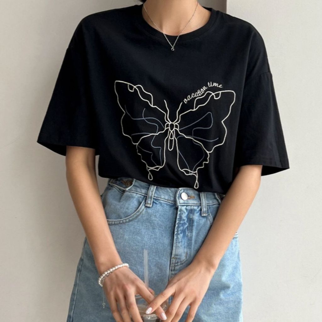 Blusa Minimalista Borboleta Estampada Camiseta Oversized Feminina T Shirt Elegante Sofisticada Leve