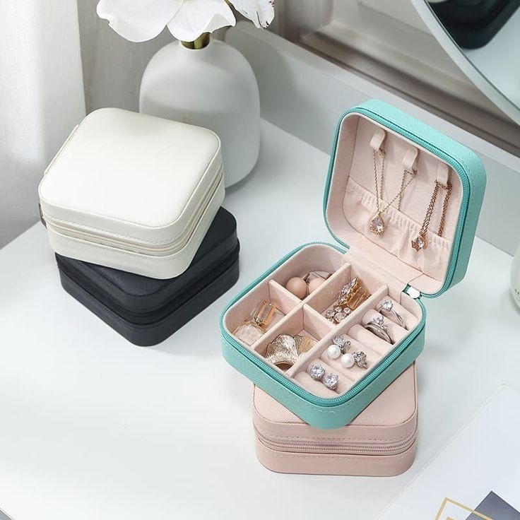 Kit 50 Porta Joias Portátil com Divisões para Brincos Colares e Pulseiras