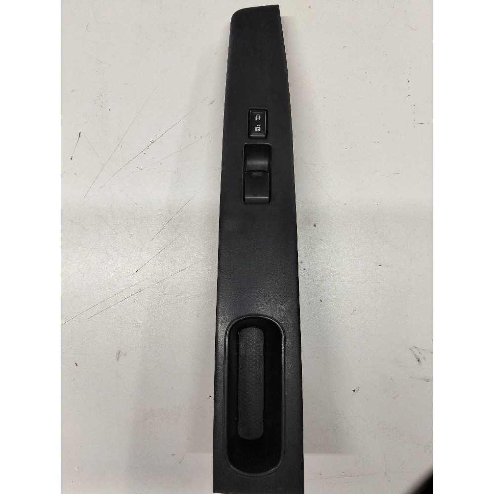Moldura Botão Vidro Elétrico Dianteiro Direito Nissan Sentra 2007 2008 2009 2010 2011 2012  2013 Original