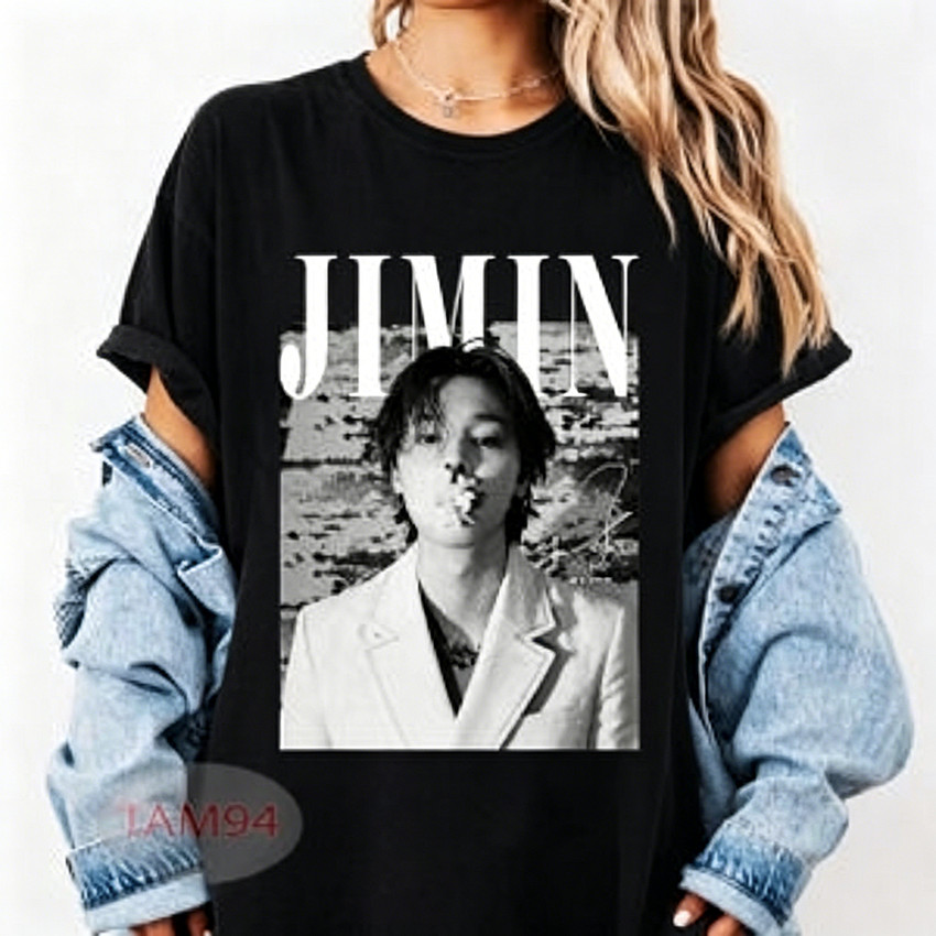 Camiseta Oversized Masculina Feminina Jimin BTS Foto Preto e Branco, Camiseta Kpop Streetwear Vintage com Assinatura