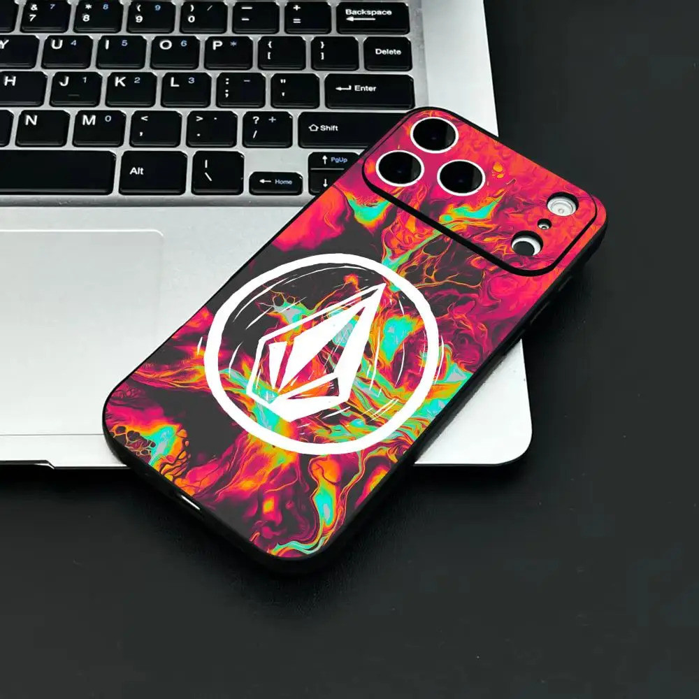 Capa de Telefone TP-2 Fashion V-Volcom para iPhone 17 16 15 14 13 12 11 Pro Max Plus Mini, Preta, Fosca, Macia