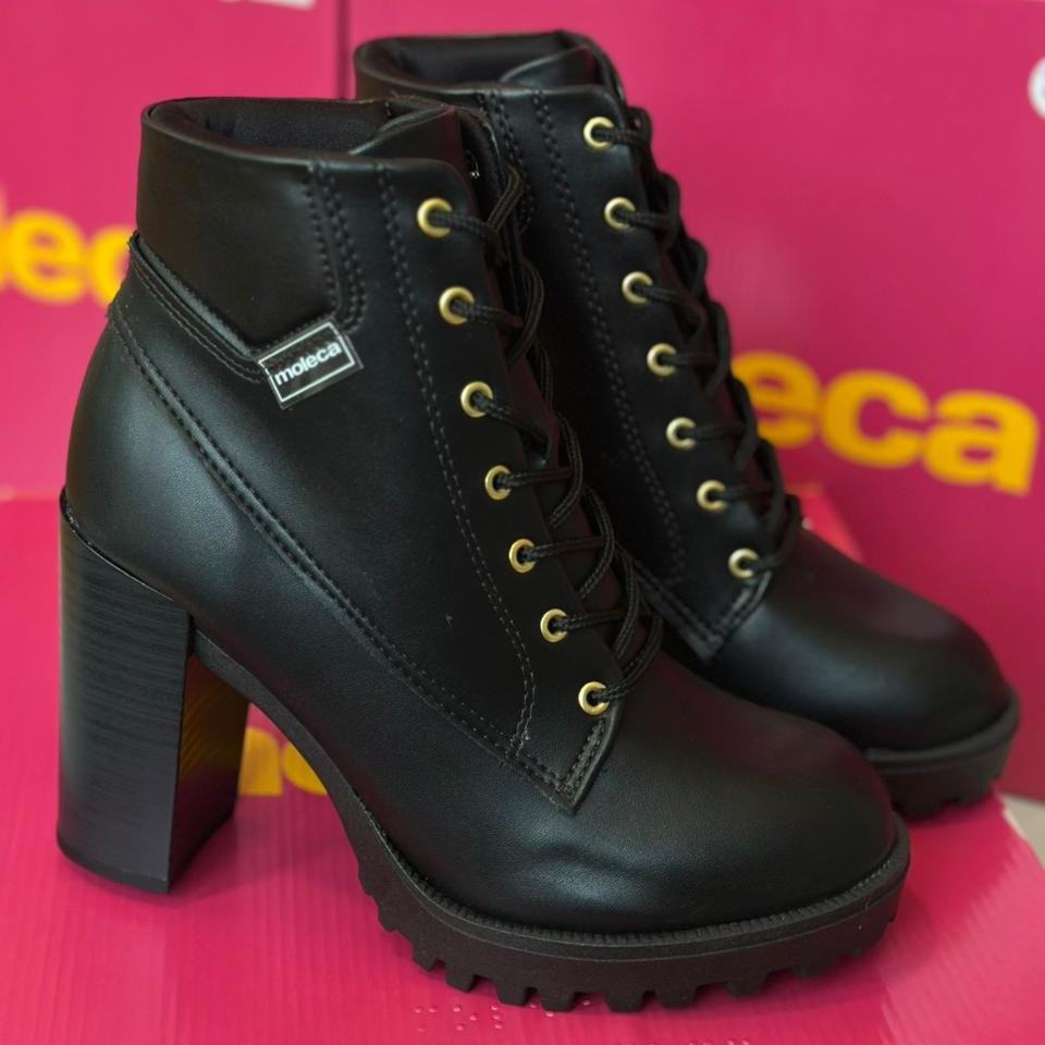 Bota Feminina Moleca Preta Coturno de Salto Grosso Plataforma Tratorada Confortável Macia