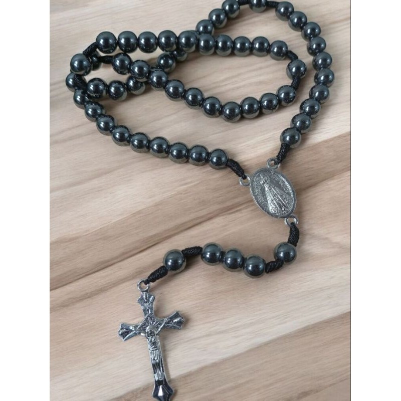 Terço  Pedra Hematita Nossa Senhora Aparecida e São Bento Proteção Católico Religioso Devoção Fé Lembrança