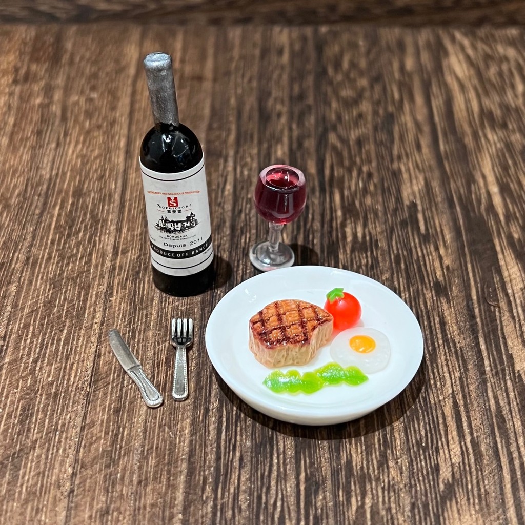 Casa de boneca em miniatura Mini resina doce brinquedo vinho tinto bife conjunto comida ocidental jogar casa brinquedo d