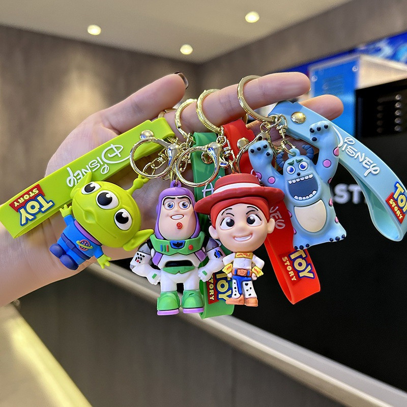 Chaveiro Toy Story Novo Woody, Buzz Lightyear, Razzle Dazzle e Alien do Planeta Morango Acessórios e Presentes de Desenh