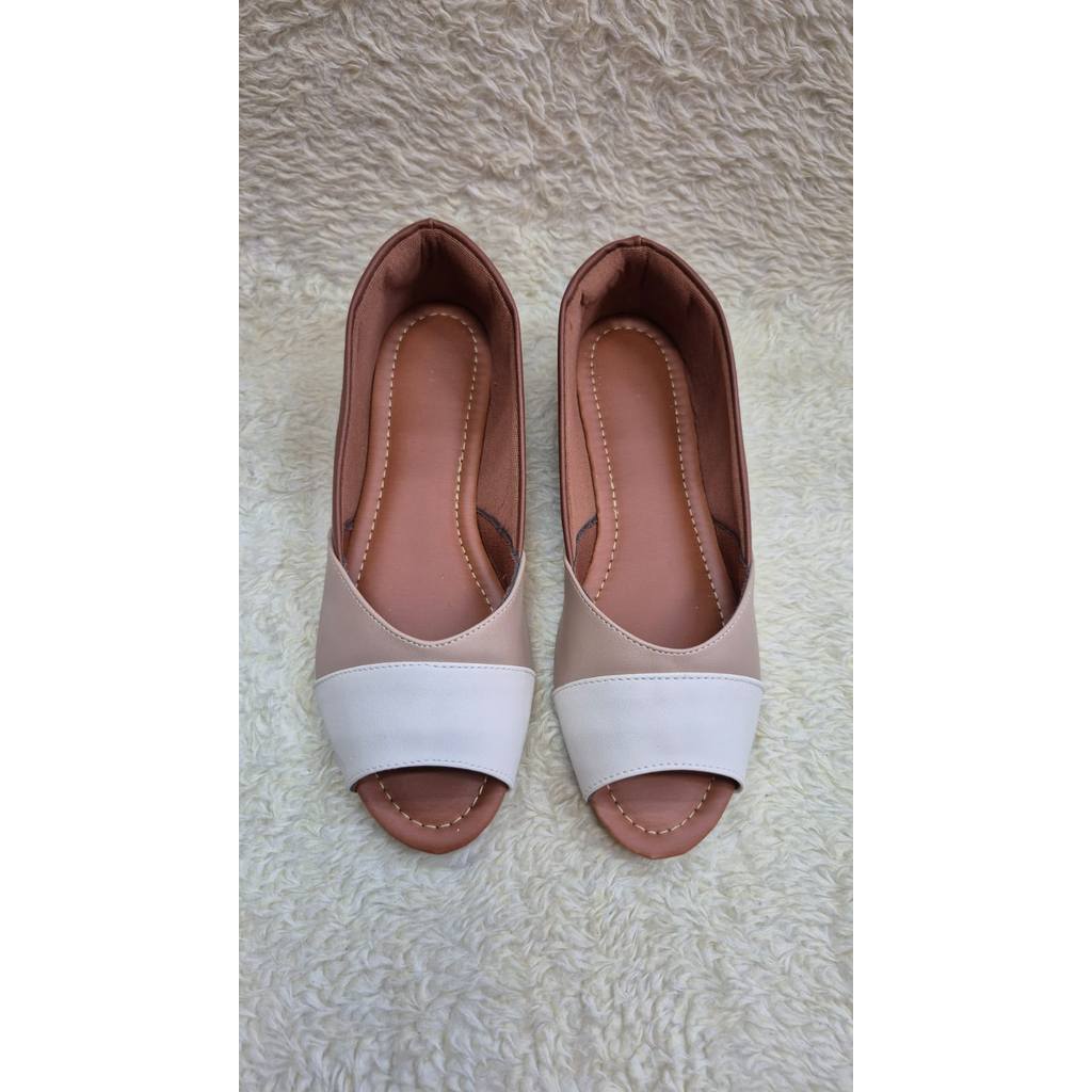 Peep Toe Sapatilha Aberta na Frente Feminina Tri-color Marrom