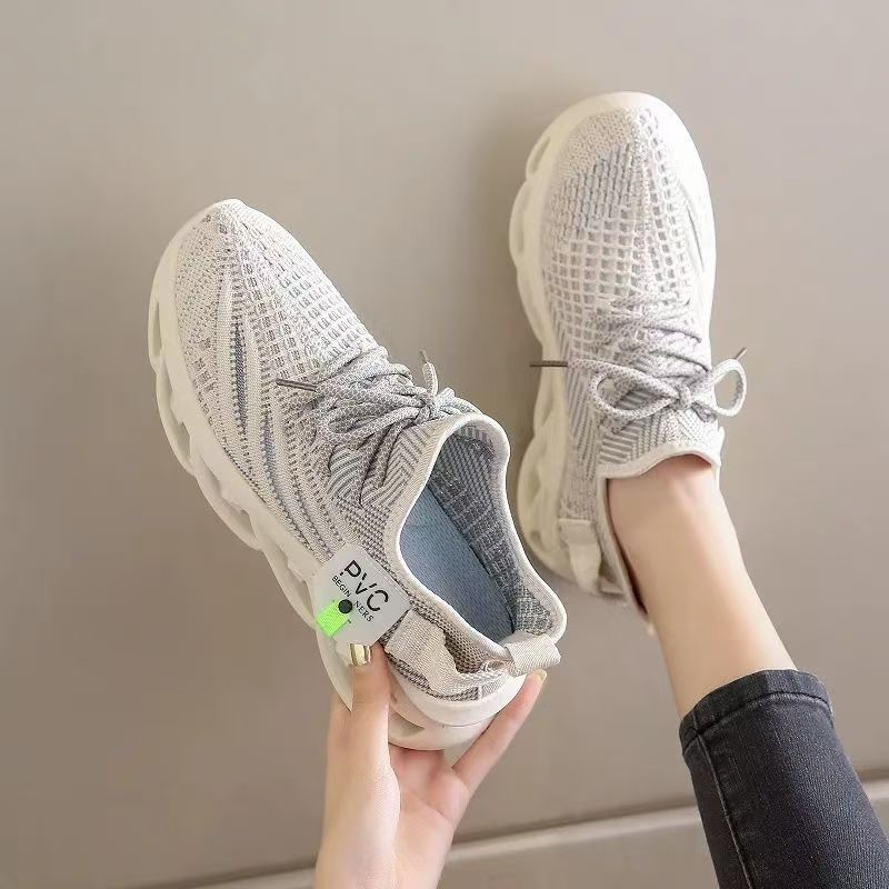 Tênis feminino voando tecido malha sapatos novo estilo velho pequim sapatos de pano oco malha sapatos femininos primaver