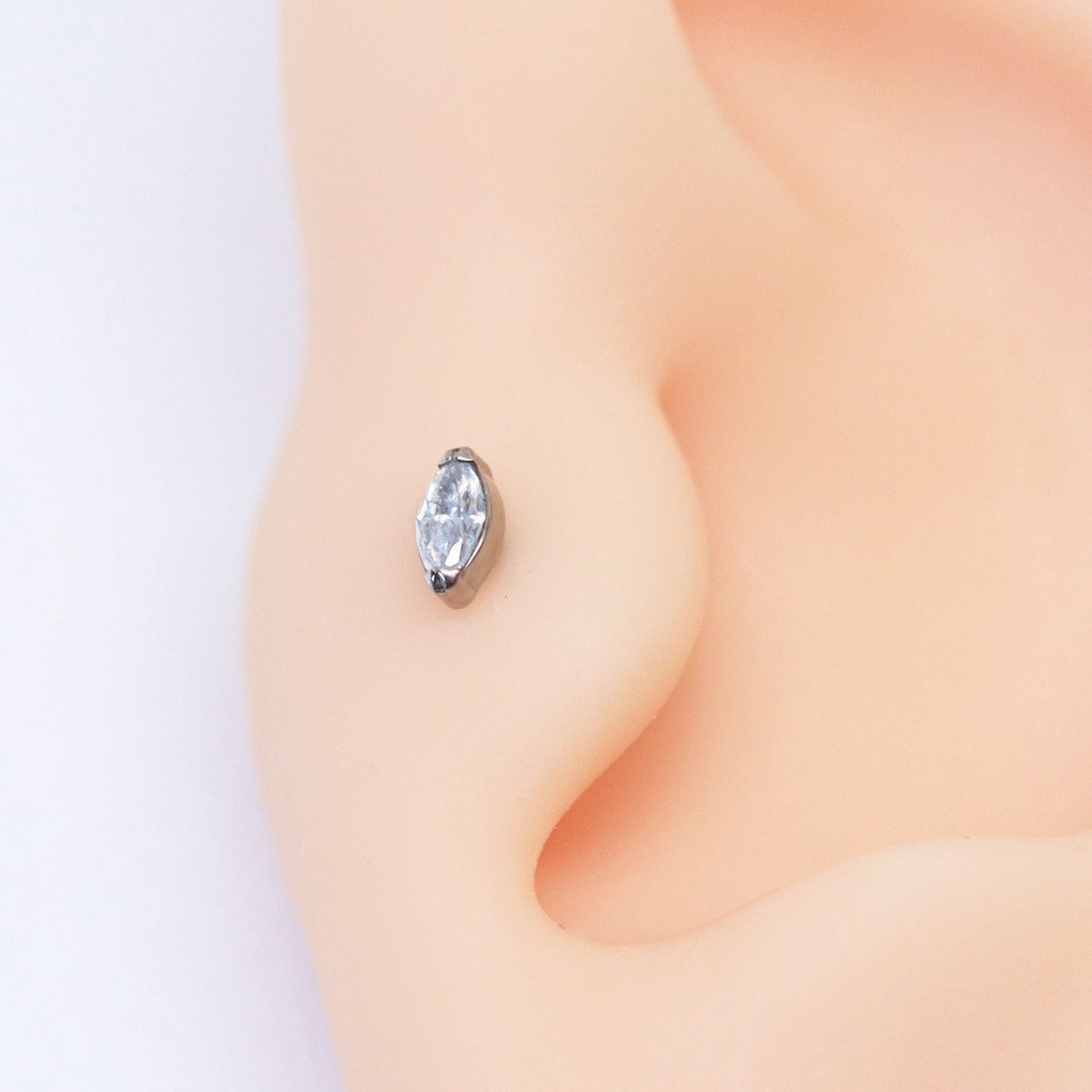 Piercing Labret Tragus Titânio Zircônia Navete