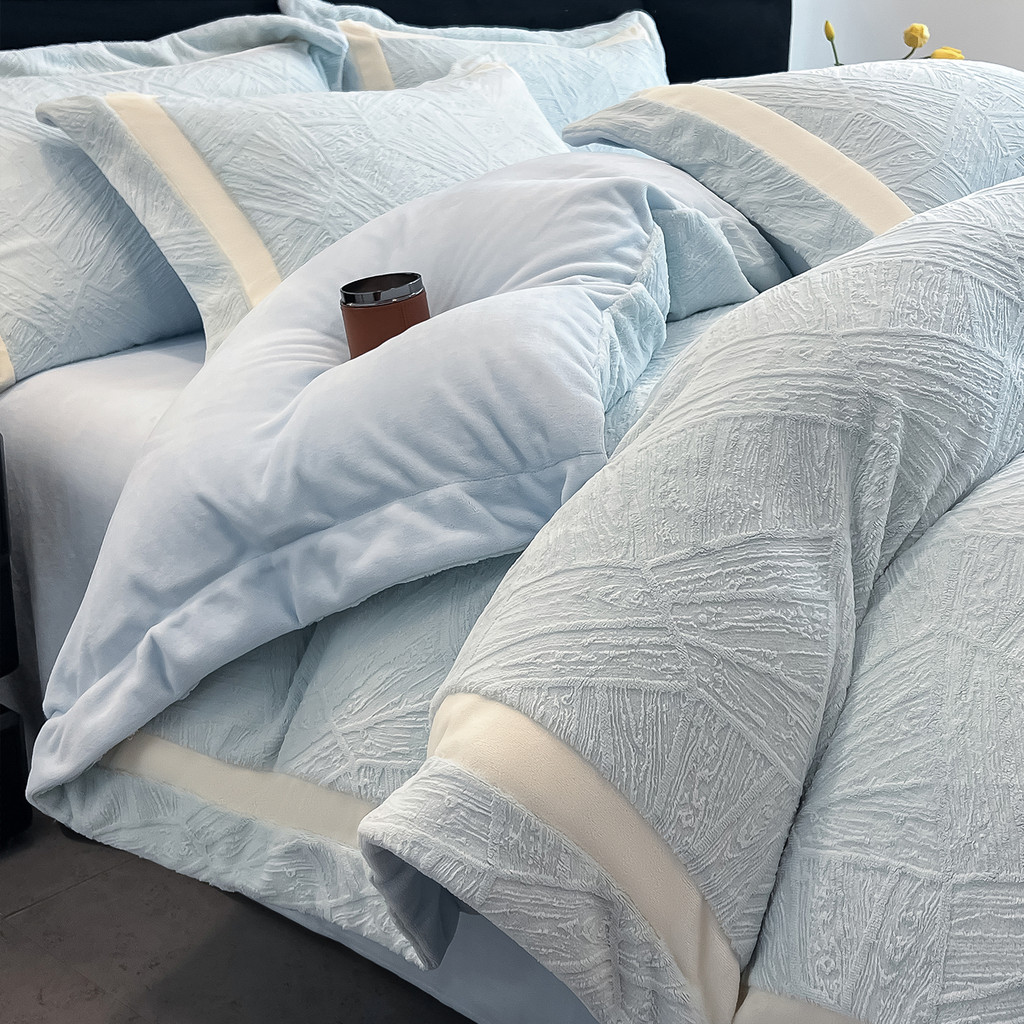 Cama de veludo esculpida de luxo leve conjunto de quatro peças leite veludo colcha capa de edredão lençol de alta qualid