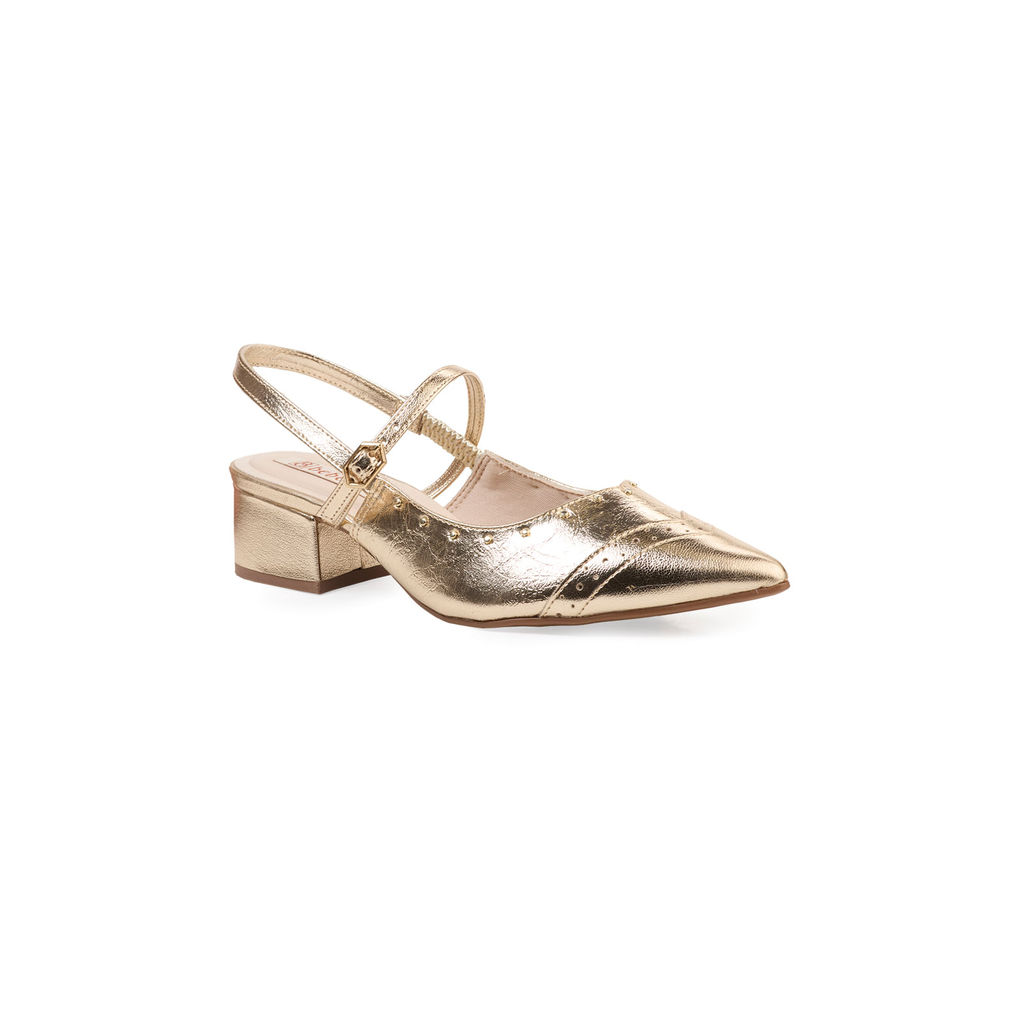 Detalhes do Slingback Bebecê com Bico Fino, Tachas e Salto Médio