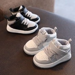 Tênis De Basquetebol Infantil Casual Para Meninos Moda Clássico Meninas Alta Corrida Esportiva em Oferta na Shopee