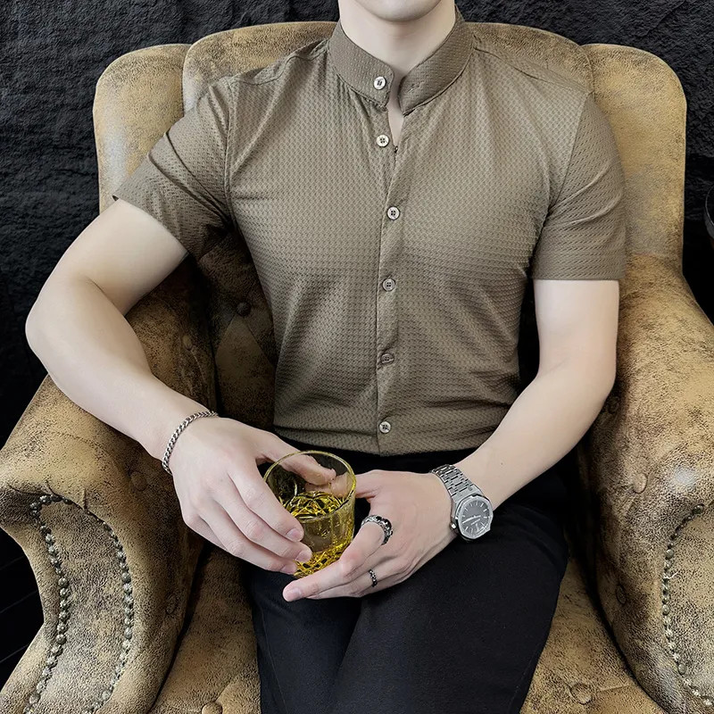 Camisa masculina de manga curta com sensação legal e elástica alta, camisa sem ferro, verão, estilo fino, camisa Slim Fi