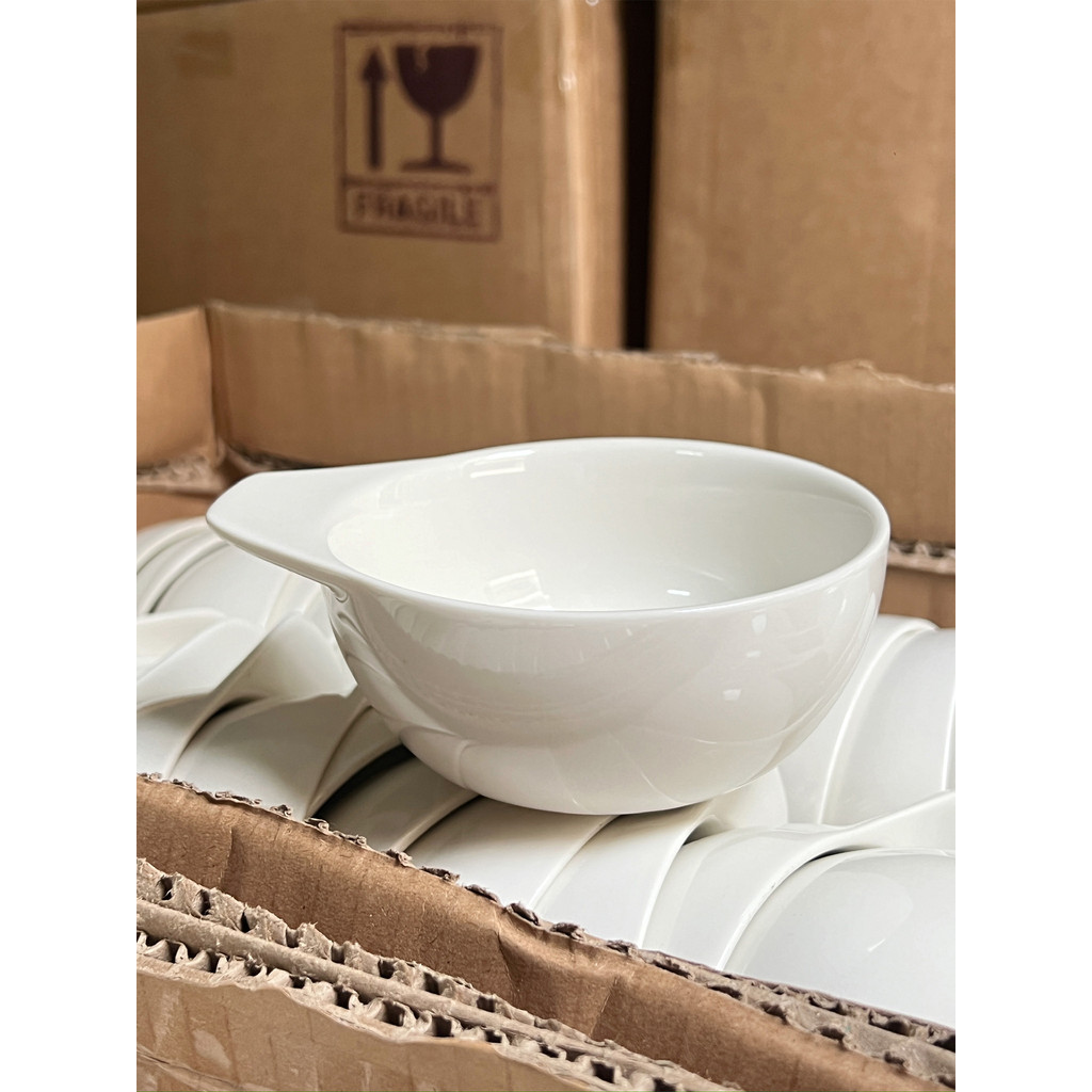 Delicioso prato de molho de porcelana branca panela quente tigela de molho tigela de arroz salada sobremesa tigela café