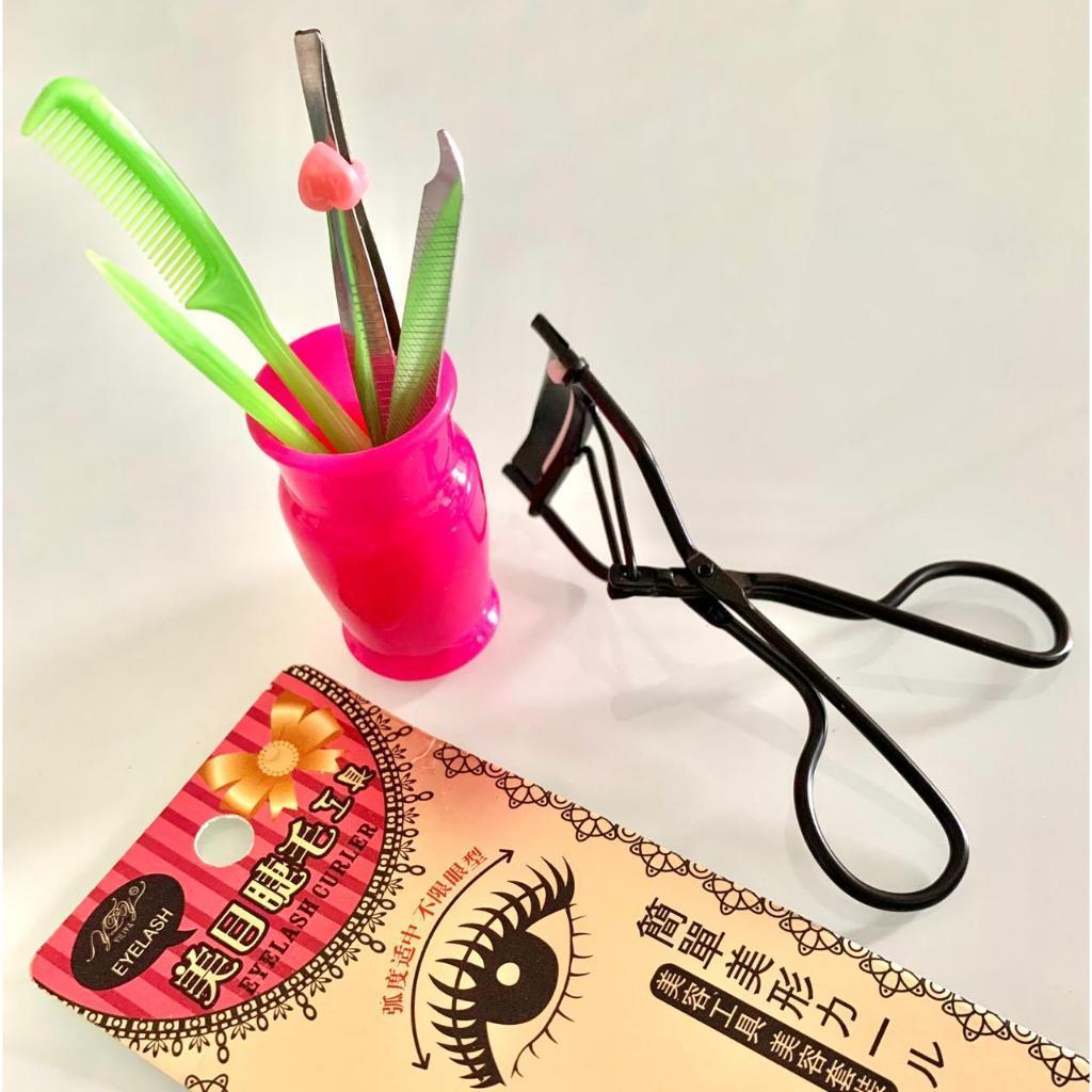Kit Curvex Curvador de Cílios + Pentinho e Pinça Para Sobrancelha + Lixa e Espátula Para Unha