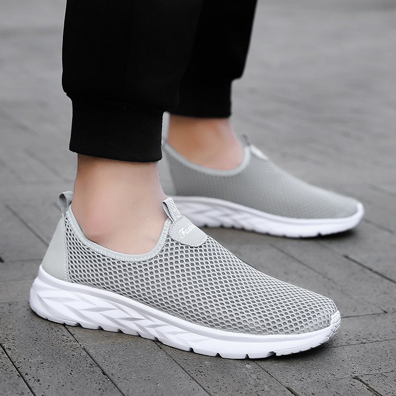 Sapatos masculinos verão deslizamento em malha oca respirável sapatos preguiçosos 45 leve viagem lazer correndo esportes