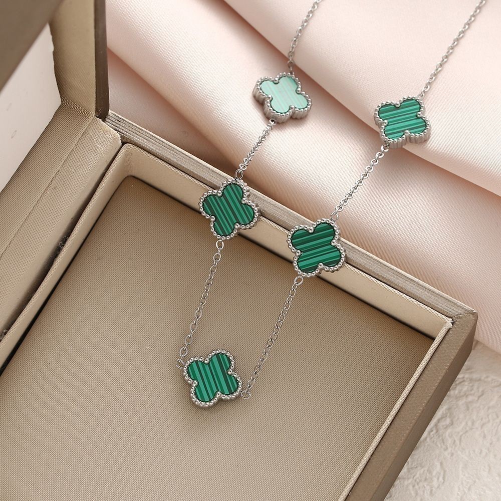 Colar Com 5 Flor E Dupla Face Em Aço titânio Cor Prata Tamanho Da Flor 13mm Tamanho 46cm+ extensor