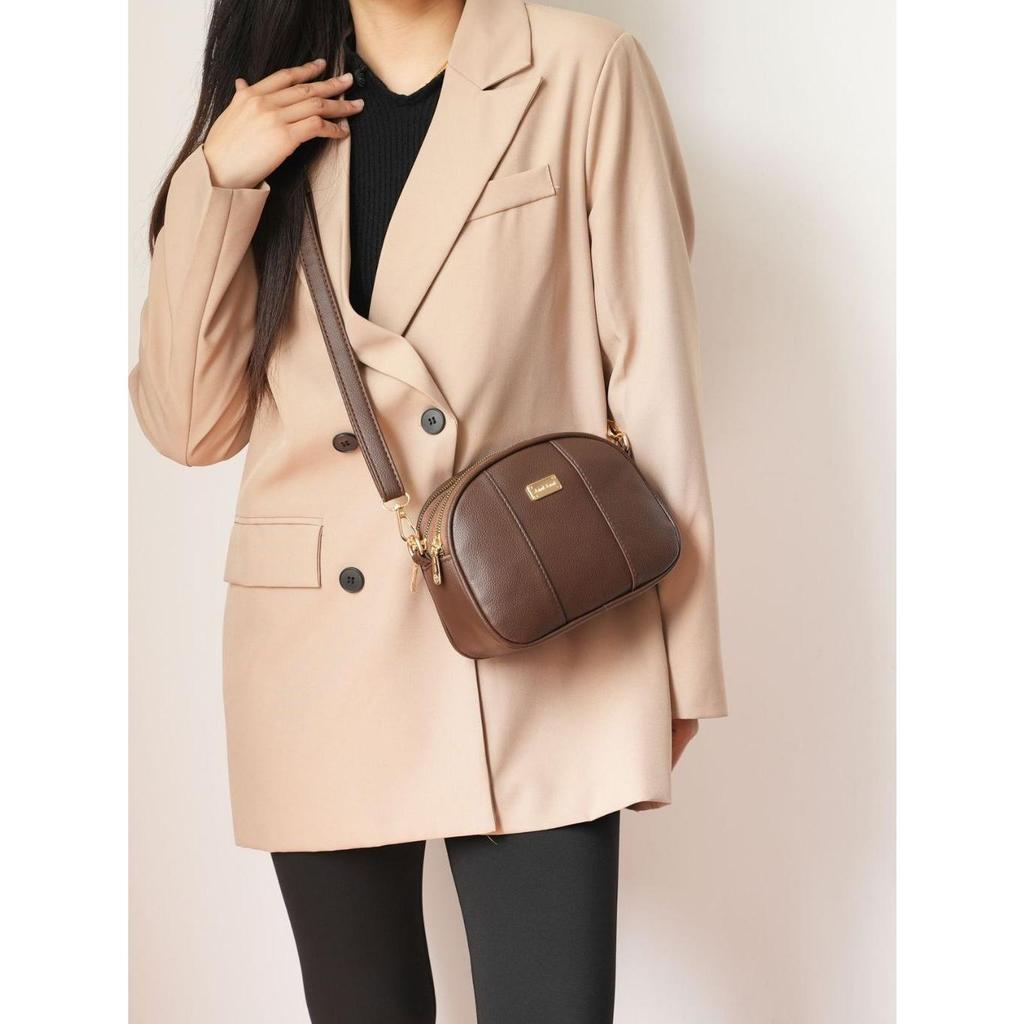 Bolsa Elegante Pequena Feminina com Alça Lateral Ombro Transversal De Couro T107