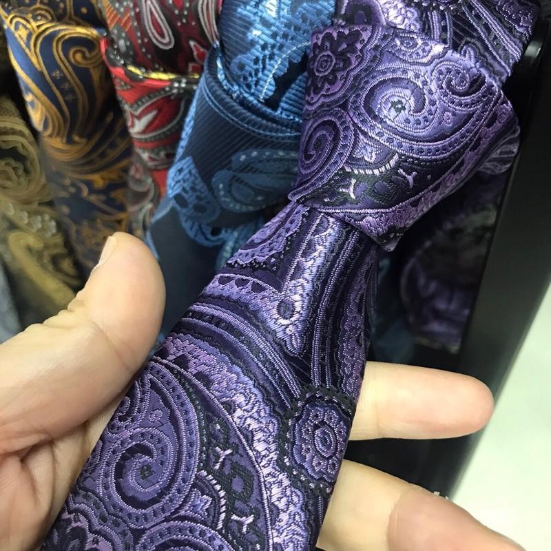 A Mágica da Gravata : A Combinação Perfeita de Estampas e EstilosDeixe sua marca!(60 Roxo) em Oferta na Shopee