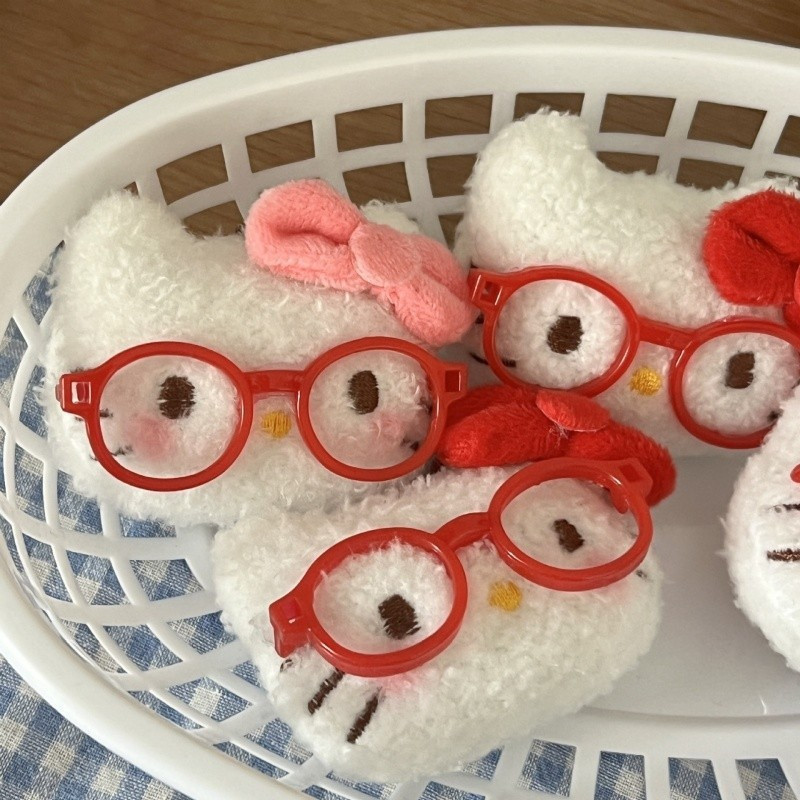 Bonito Dos Desenhos Animados De Pelúcia HelloKitty Bowknot Óculos Broche Boneca Chaveiro Namoradas Saco Decoração Pingen