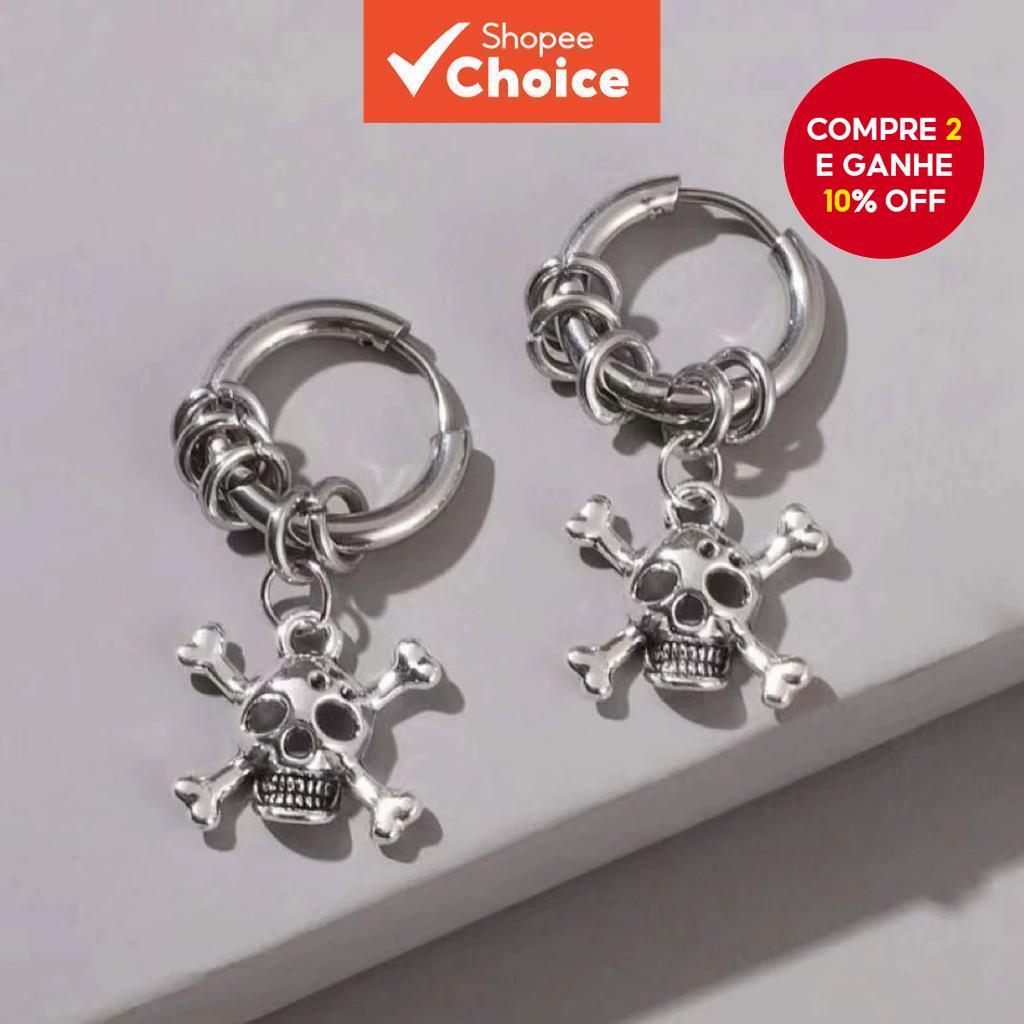 Brincos redondos de aço inoxidável com padrão de caveira estilo hip hop, unissex, ideais para uso diário. em Oferta na Shopee