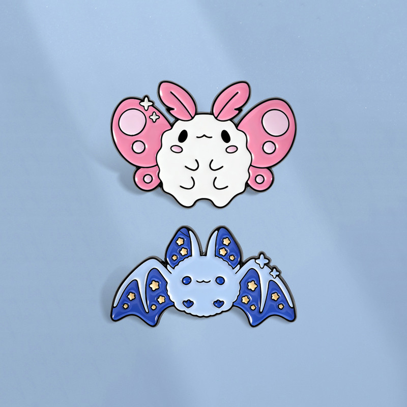 Bonito Rosa Traça Azul Morcego Esmalte Pino Kawaii Dos Desenhos Animados Animal Inseto Broche Emblemas Mochila Acessório