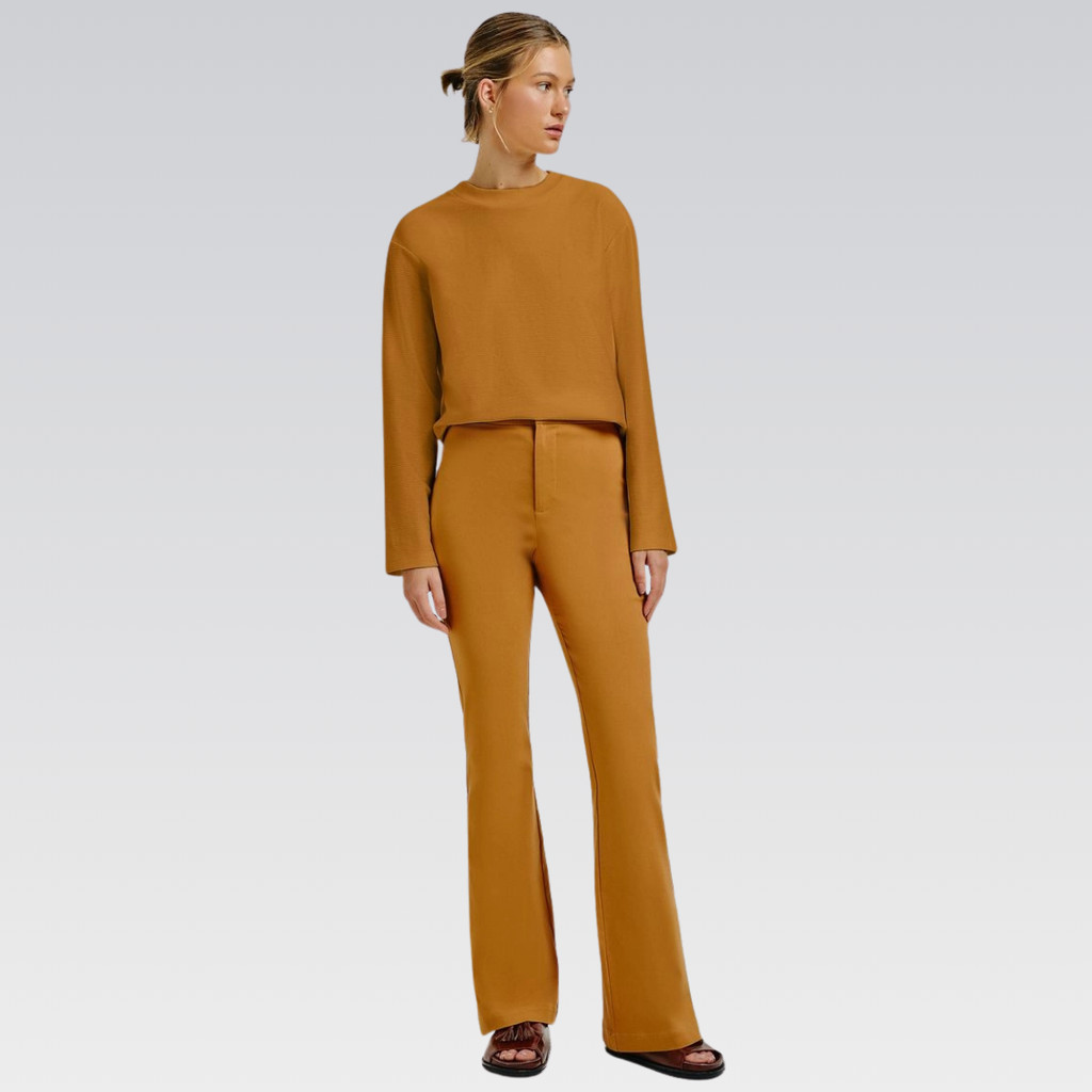 Calca Feminina Flare Cintura Alta Tecido Moderno HERING Original Roupa Feminina Moda Estilo Conforto