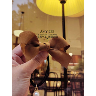 Amy feito à mão Original cáqui pele de veado veludo laço de cabelo pérola pingente elegante laço de cabelo feminino