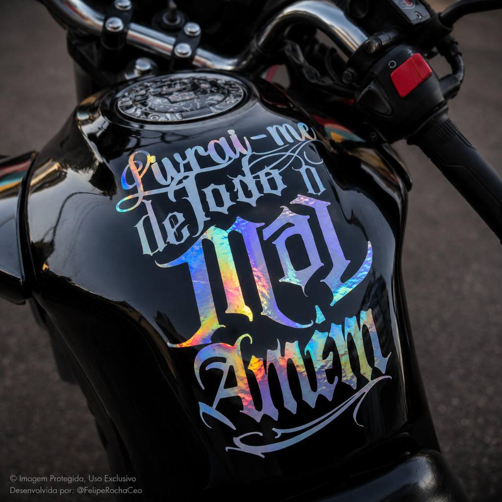 Adesivo Tanque Moto Livrai-me de Todo Mal Amém Vinil Recortado Fé Proteção Branco Preto Holográficos