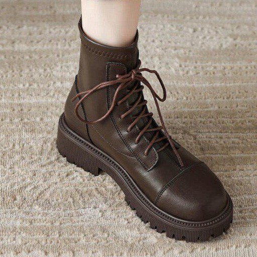 Botas Martin estilo britânico com solas grossas, botas curtas de corte justo para mulheres de baixa estatura, adequadas