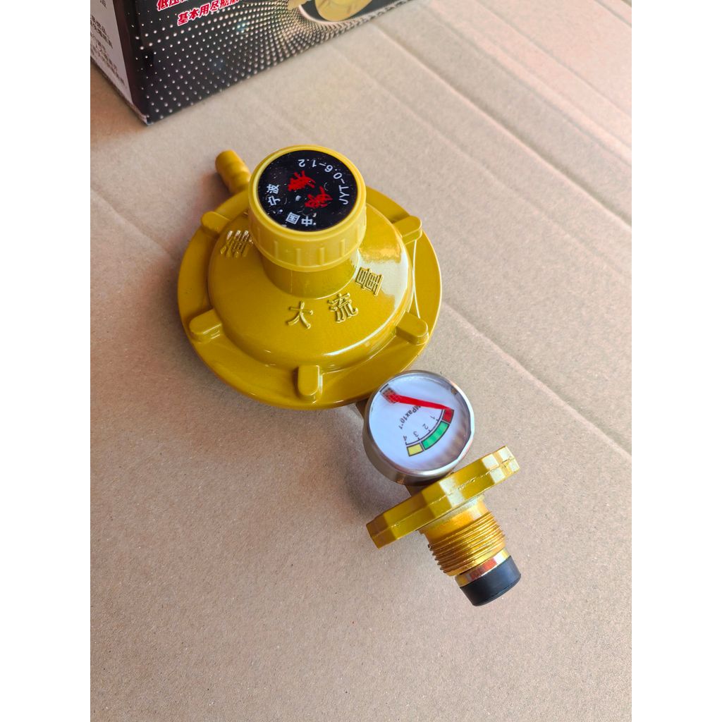 Fogão a gás antiquado estilo antigo Válvula redutora de pressão de gás liquefeito Tanque de gás Válvula de baixa pressão