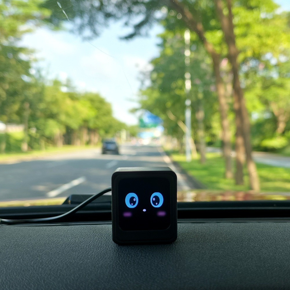 2026 Novo Ornamento para Carro Robô Elfo Mochi Decoração para Carro Ornamento de Mesa Relógio Meteorológico Álbum de Fot