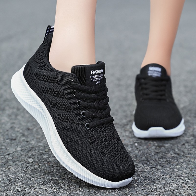 Sapatos femininos sapatos esportivos antiderrapantes malha de corrida respirável sapatos de sola macia preto mãe sapatos