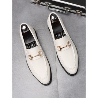Horsebit sapatos de couro masculino dedo do pé apontado versão coreana na moda aumento interno deslizamento-em sapatos m
