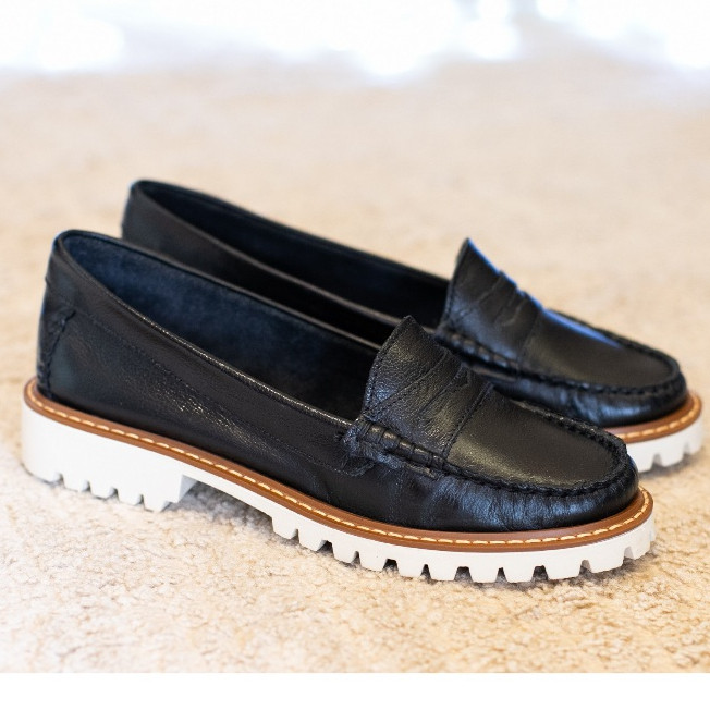 Mocassim Casual Feminino Couro Legítimo Confortável Tricê Bico Redondo Solado Tratorado Preto Branco