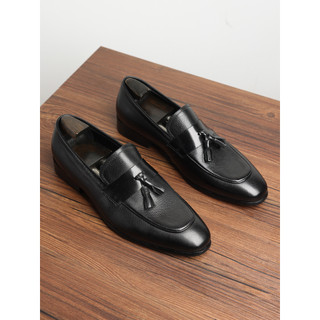 Verão novo estilo estilo britânico borla mocassins de couro genuíno masculino deslizamento-On negócios sapatos de couro 