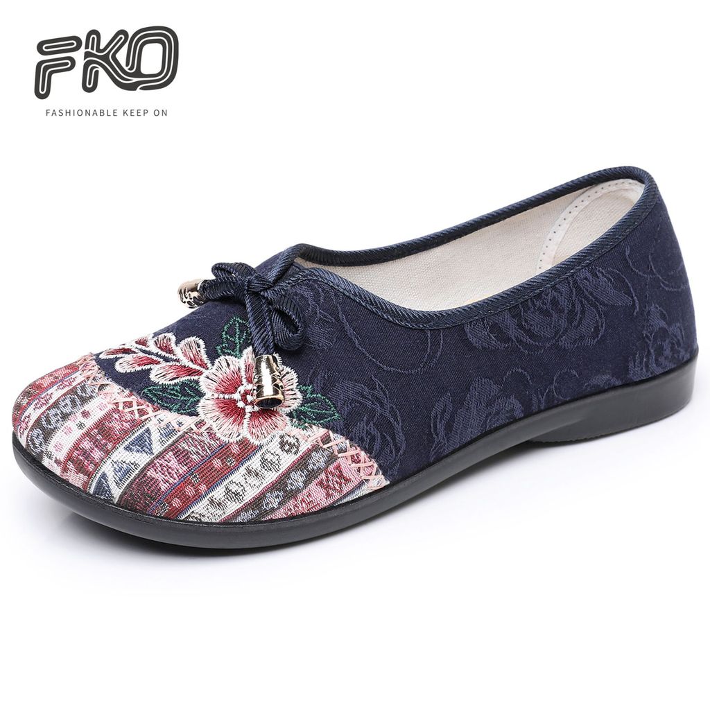 Sapatos femininos primavera estilo étnico mãe sapatos femininos sapatos de pano respirável All-Match bordados sa