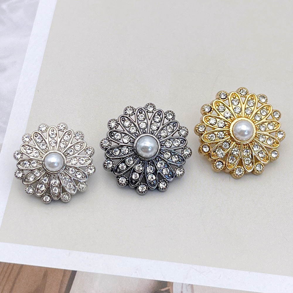 ‌ 10 Botões De Metal De Flor Oca Dos Pces Com Pérola , Costura Da Haste Do Strass Para O Terno Vestido Casaco Decorativo