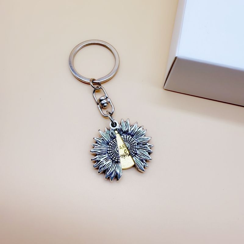 [Pingente] rua Hipster girassol chaveiro na moda novo estilo luz luxo nicho ins carro chaveiro exclusivo mochila pingent
