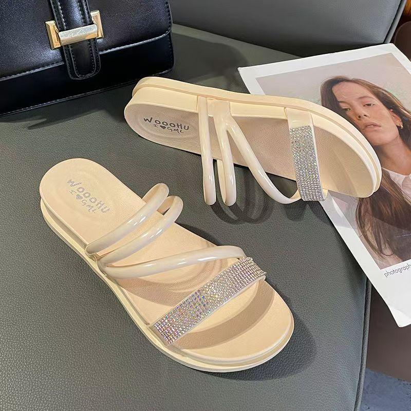 Praia moda casual na moda casual All-Match sapatos femininos sandálias chinelos feminino verão novo estilo moda salto mé