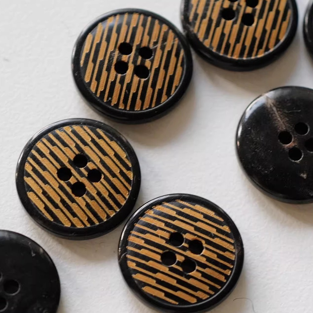 17.5 mm Preço de uma peça Reino Unido Têxtil Jardim Preto Tubulação Preto Amarelo Botão de buzina listrado alto e baixo