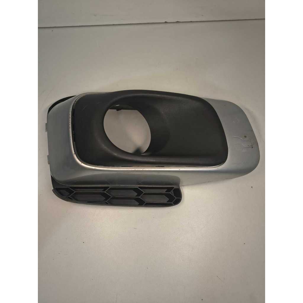 Moldura Farol Milha Citroen direito C3 Aircross 2011 a 2016