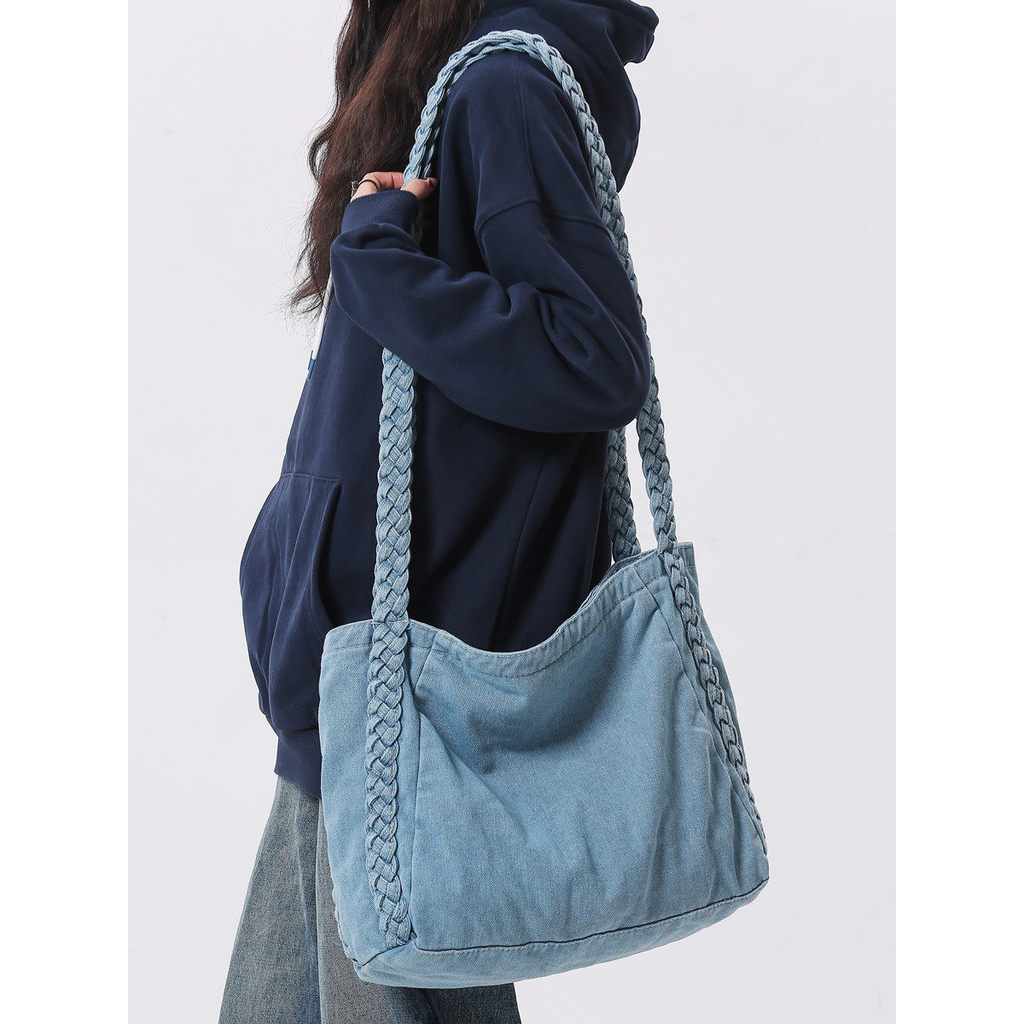 Bolsa mensageiro All-Match 2024 novo estilo bolsa de ombro literária grande capacidade sacola jeans bolsa de classe Casu