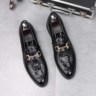 Sapatos de couro Horsebit masculinos bico fino versão coreana na moda aumento interno Slip-On sapatos masculinos negócio