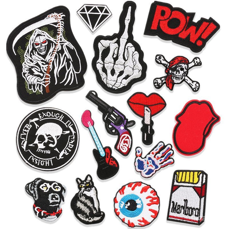 Popular sortimento misto de patches bordados Death Blade, patches de caveira de desenho animado Ghost Hand, patches bord